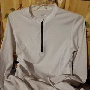HISKYWIN Long Sleeve Rash Guard  NWOT